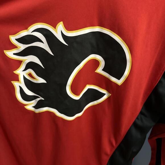 Calgary Flames Athletic Jersey - Mens Large - 100% Polyester - Picture 3 of 5